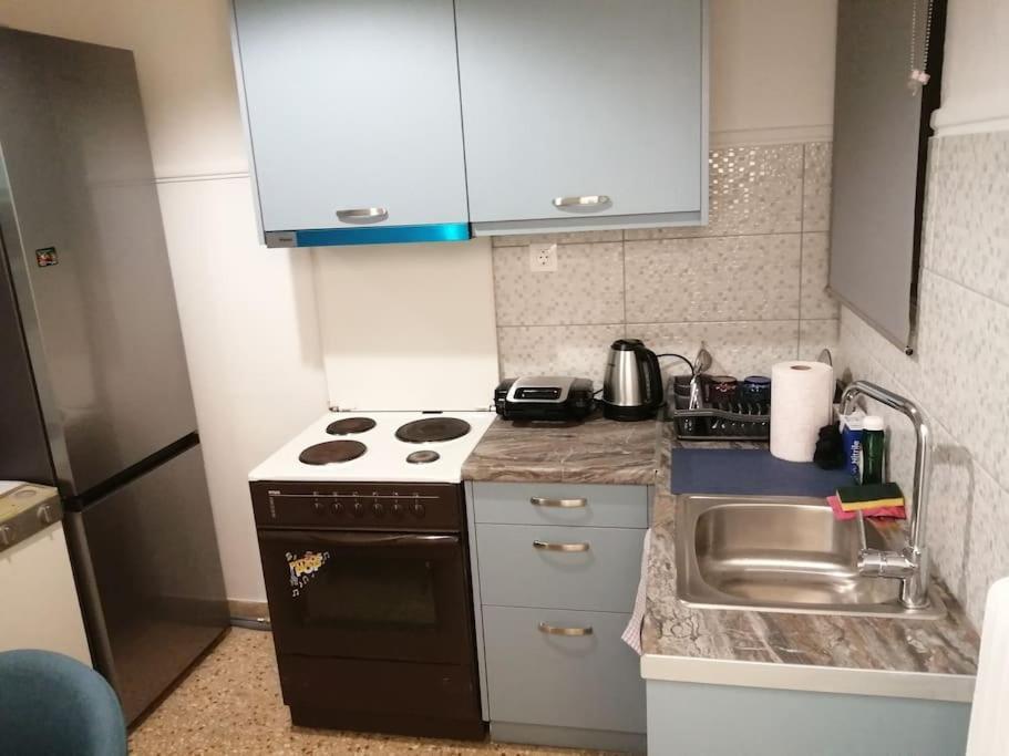 雅典Ανακαινισμένο 8 Λεπτά Από Το Μετρό.公寓 外观 照片
